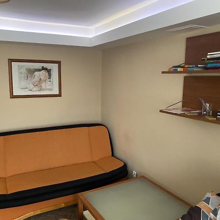 Kawalerka Blisko Plazy Appartamento Łeba Esterno foto