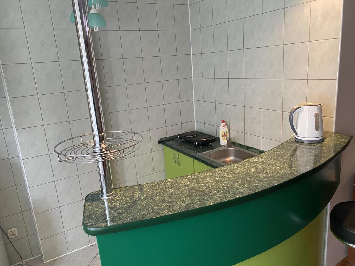 Kawalerka Blisko Plazy Appartamento Łeba Esterno foto