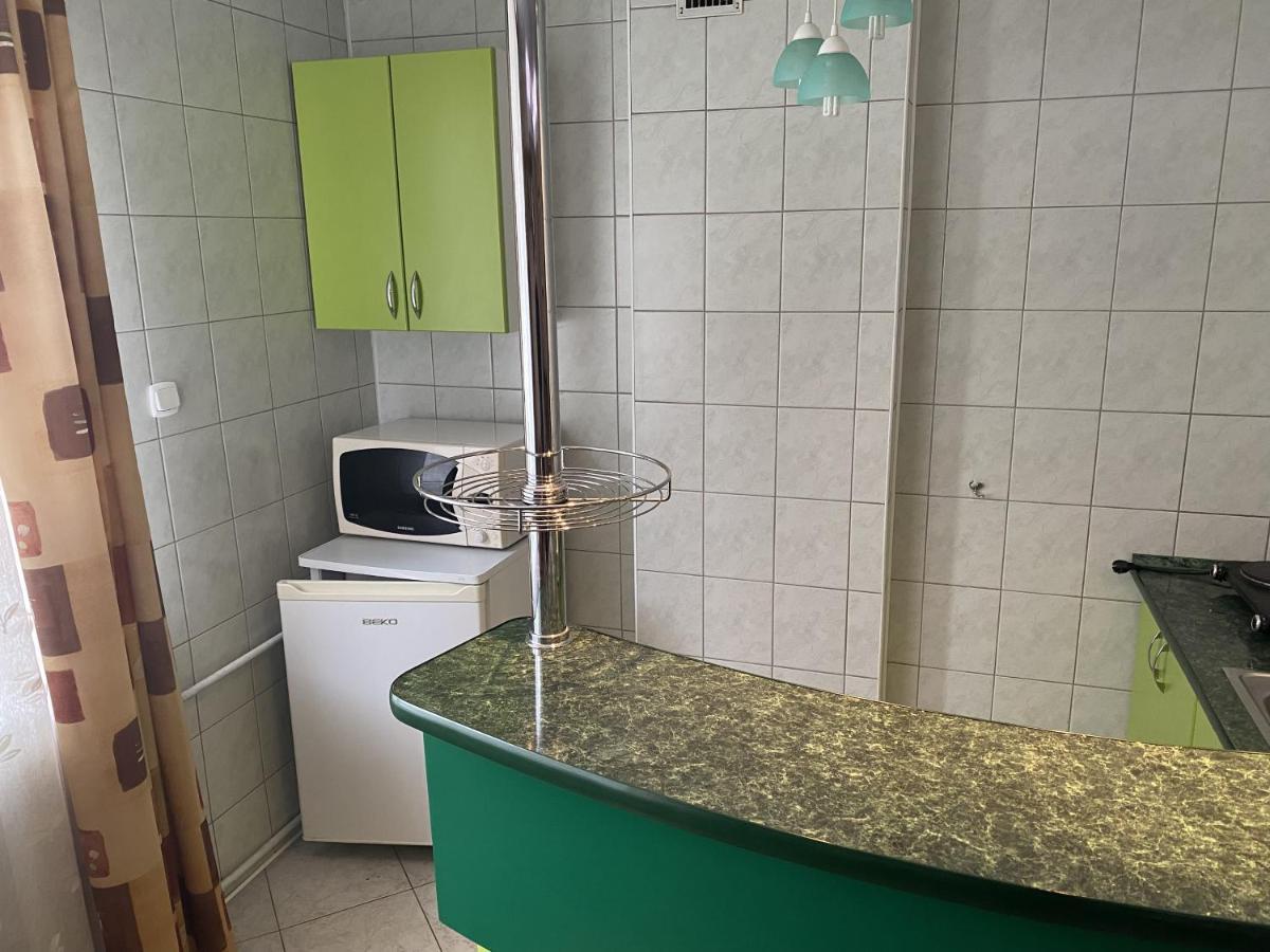 Kawalerka Blisko Plazy Appartamento Łeba Esterno foto